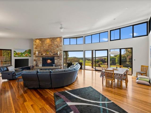 Cottage for sale in Kithbrook, Victoria