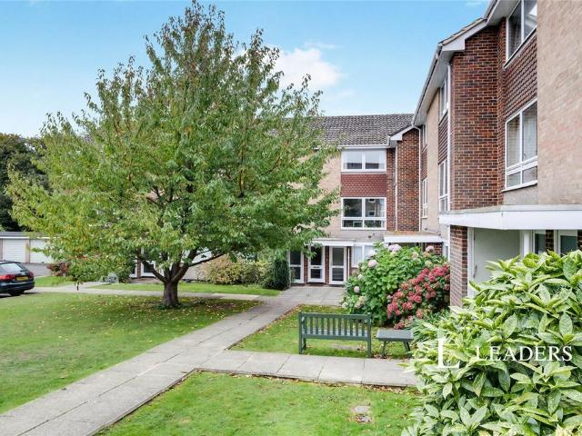 Apartment for rent in Highcliffe