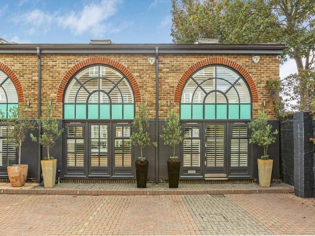 House for rent in London Borough of Richmond upon Thames, Greater London