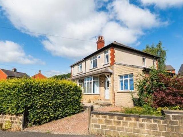 House for sale in Huddersfield, West Yorkshire