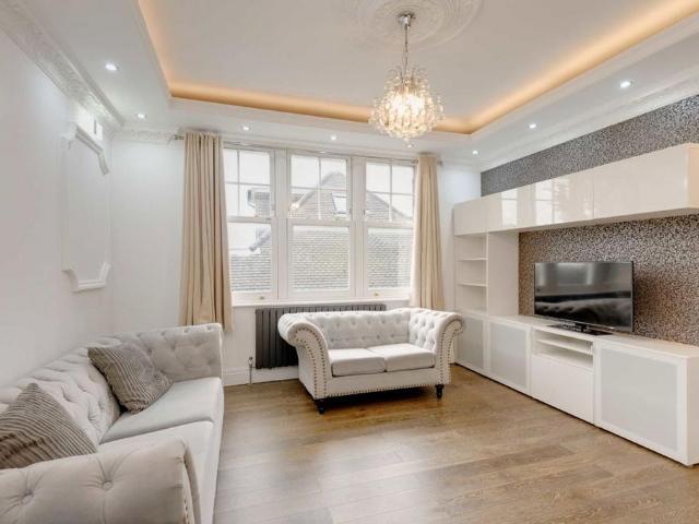 Apartment for rent in Mill Hill, Greater London