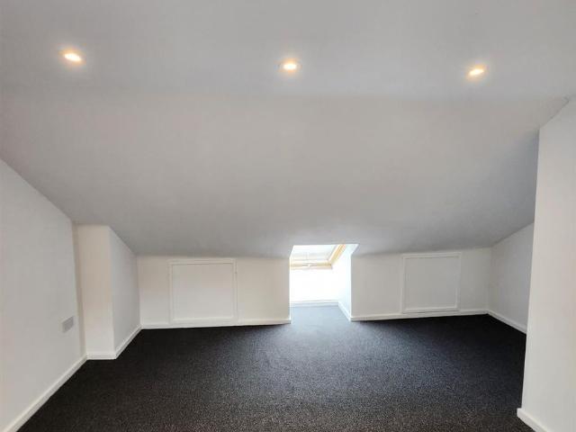 Apartment for rent in Bird End, Hill Top