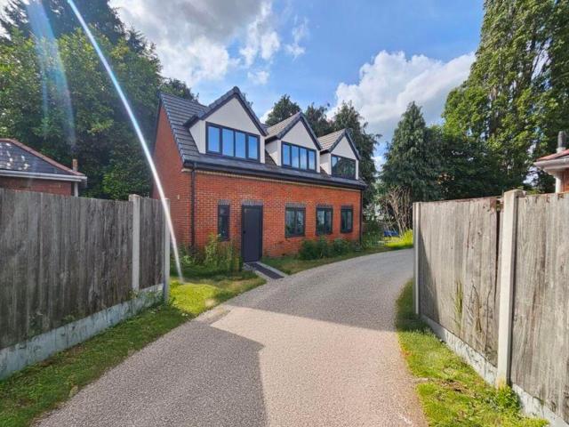 House for rent in Oxley, West Midlands