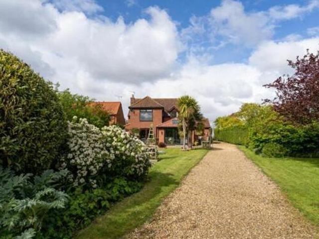 House for sale in Clippesby, Stokesby