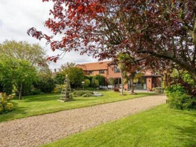 House for sale in Clippesby, Stokesby