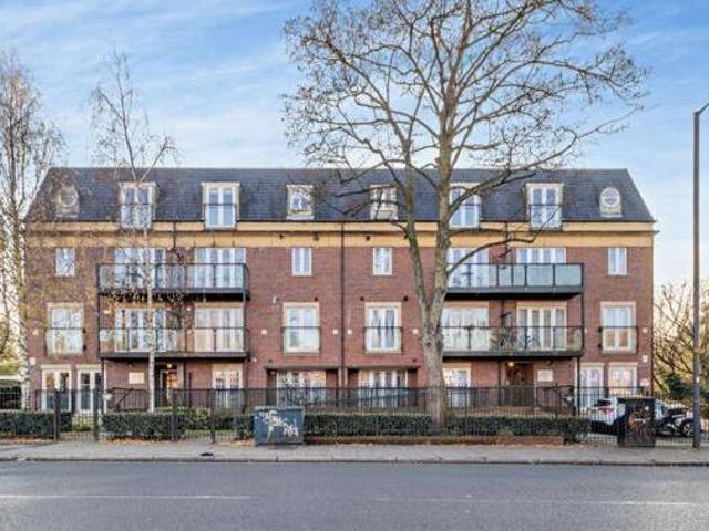 House for sale in Pinner