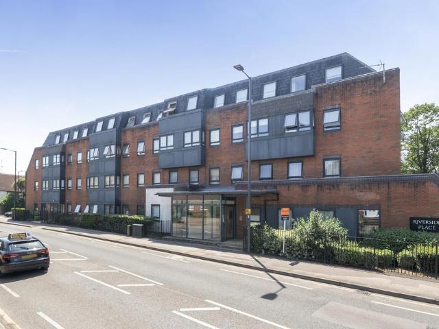 Apartment for rent in Pinner, Greater London