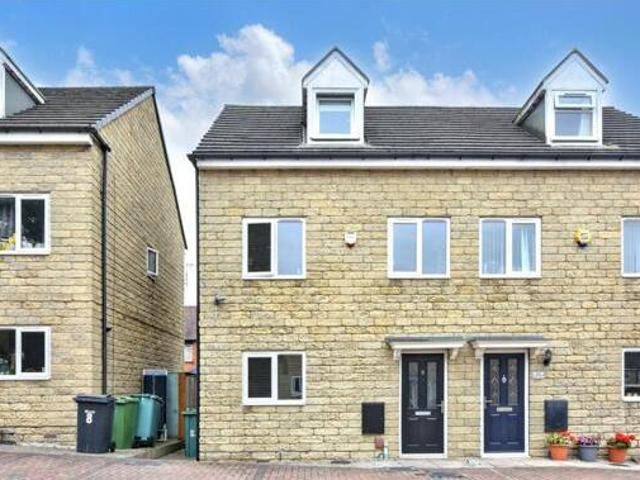 House for sale in Pudsey, West Yorkshire