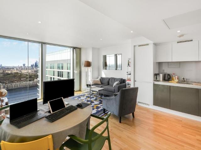 Apartment for rent in Canary Wharf, Greater London