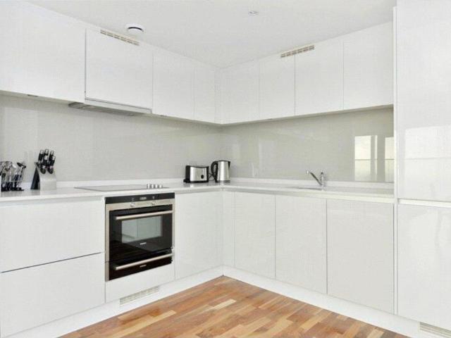 Apartment for rent in Canary Wharf, Greater London