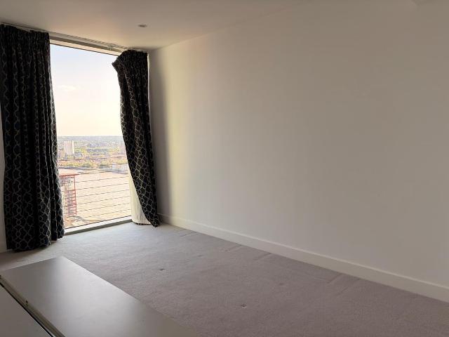 Apartment for rent in Canary Wharf, Greater London