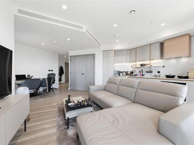 Apartment for rent in Canary Wharf, Greater London