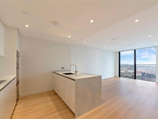 Apartment for rent in Poplar Grove, Greater London