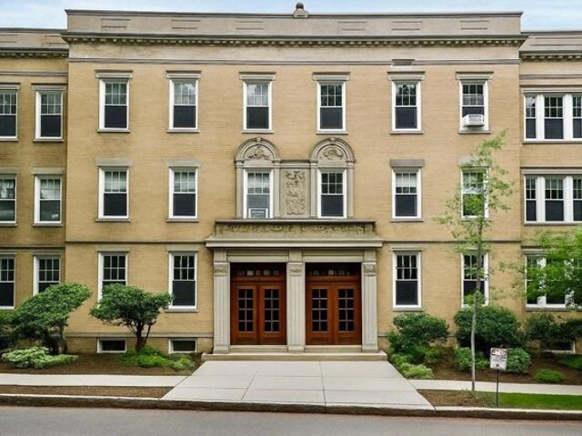 Condo for sale in Brookline