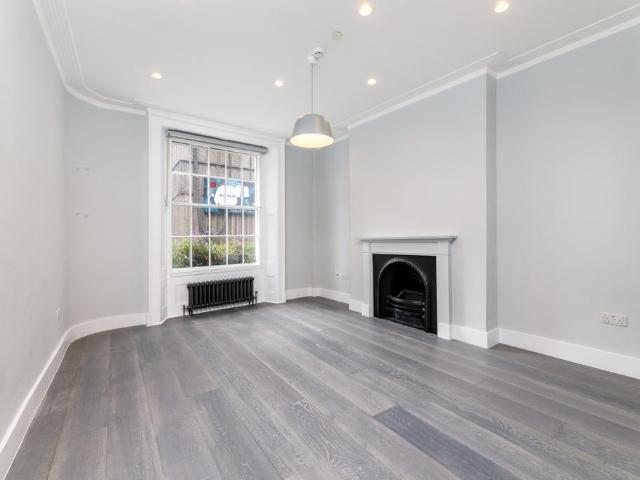 Apartment for rent in Soho, Greater London