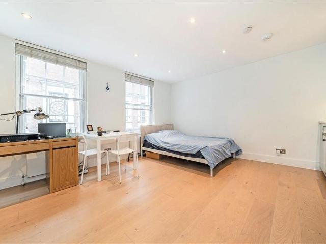 Apartment for rent in Soho, Greater London