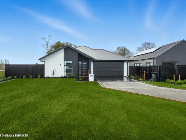 House for rent in Chaslands, Canterbury