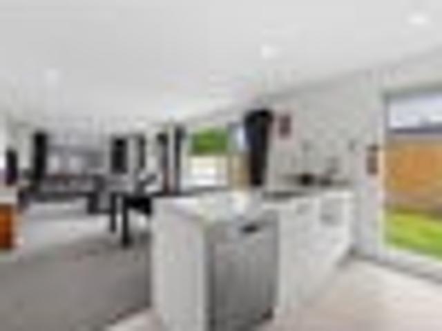 Apartment for rent in Chaslands, Canterbury