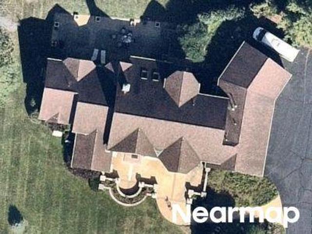 House for sale in Mchenry, Illinois