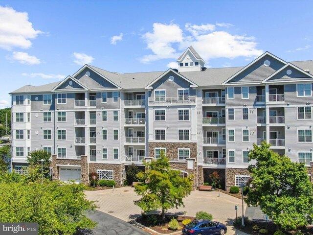 Condo for sale in Cambridge Condo for sale in Cambridge