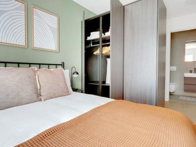 Studio mieten in Einigen, Zürich