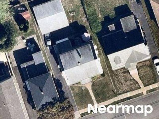 House for sale in Elmwood Park, New Jersey