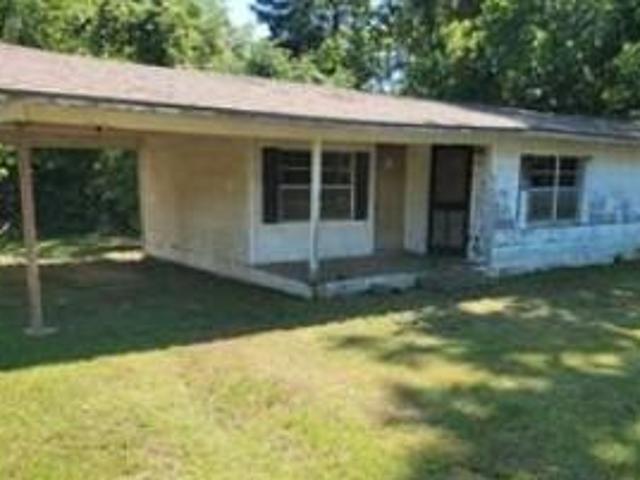 House for sale in De Kalb, Texas