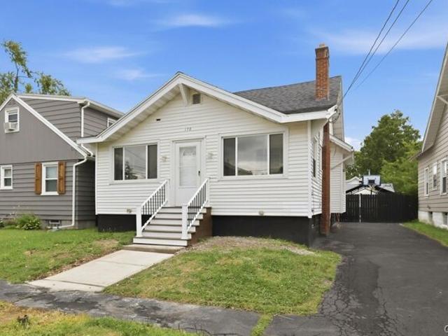 House for sale in Syracuse, New York