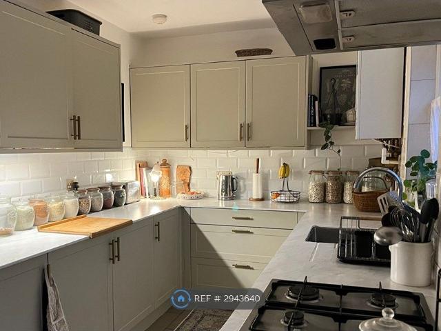 House for rent in London Borough of Merton, Merton Park