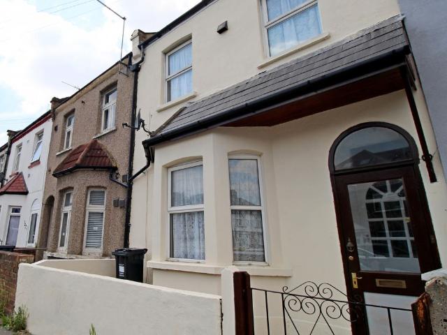 House for rent in London Borough of Hounslow, Greater London