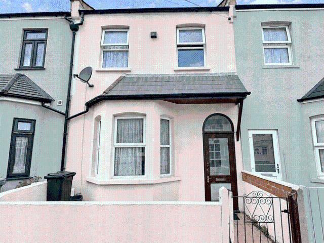 House for rent in Vicarage Farm, Greater London