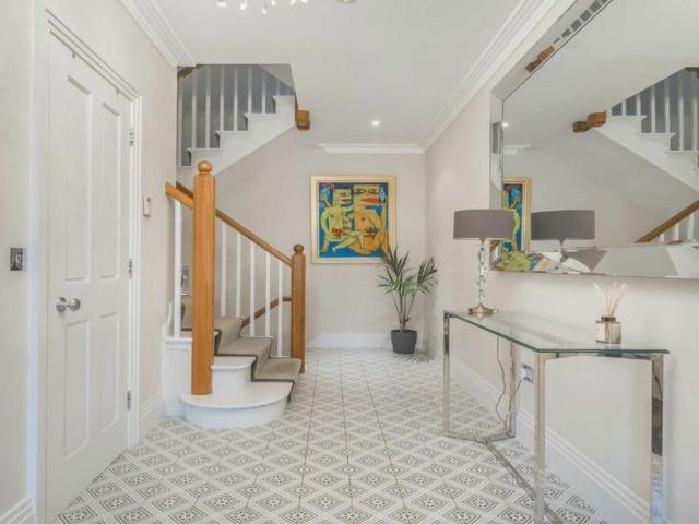 House for rent in St Margarets, Cat Hill