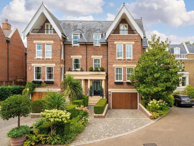 House for rent in London Borough of Richmond upon Thames, Greater London