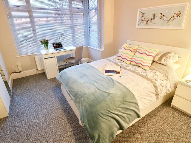 Room for rent in Grove Hill, Normanby