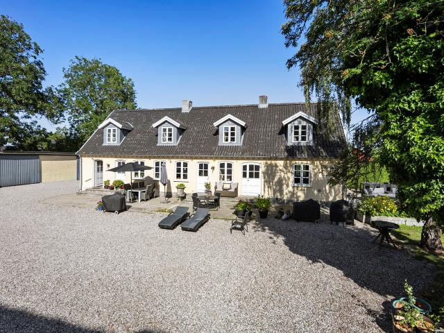 Landejendom til salg i Holbæk