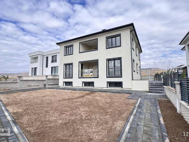 General Emir, Kocasinan içerisinde satılık Villa