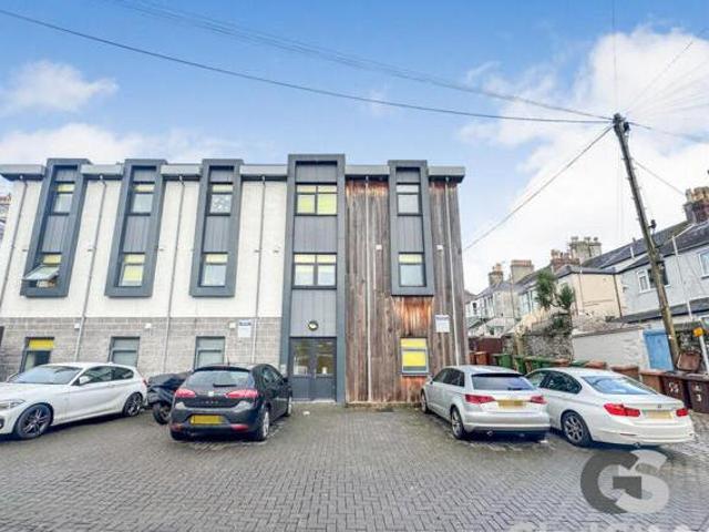 House for sale in Follaton, Strode