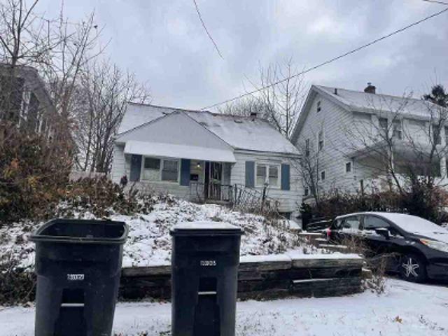 House for sale in Summit, Ohio