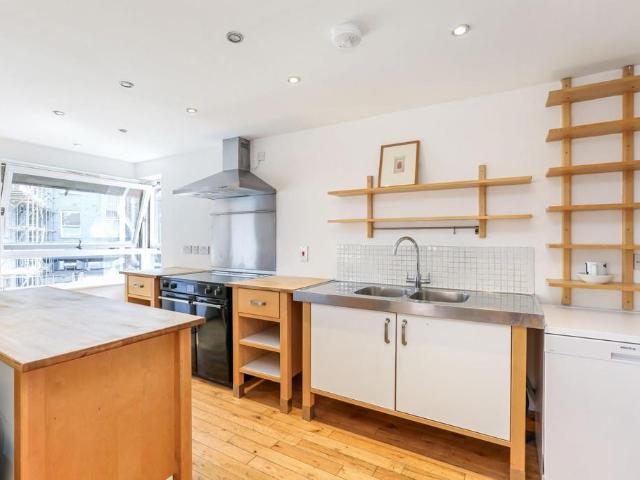 Apartment for rent in Camberwell, Greater London