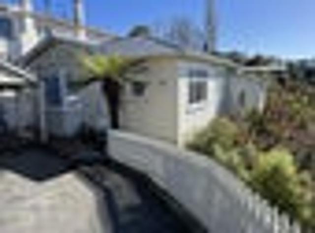 House for rent in Otakou