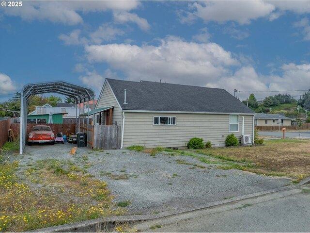 House for sale in Oregonia