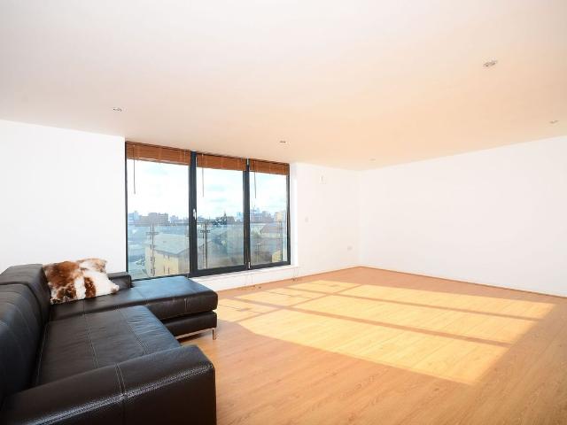 Apartment for rent in Maryland, Greater London