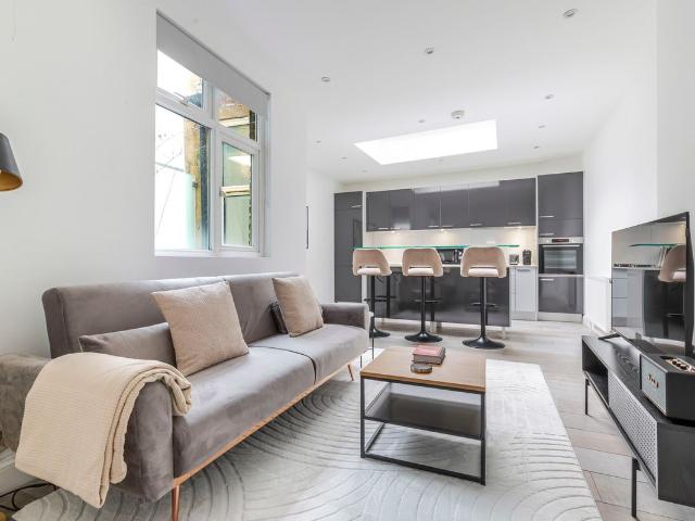 Apartment for rent in Paddington, Greater London