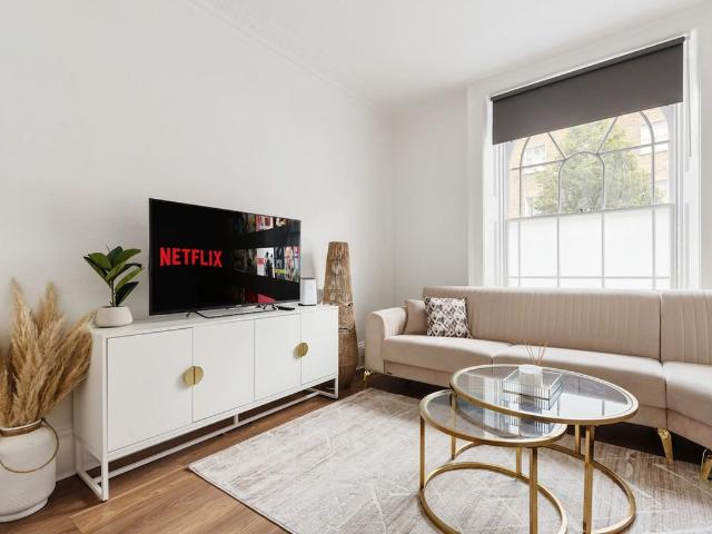 Apartment for rent in Marylebone, Greater London