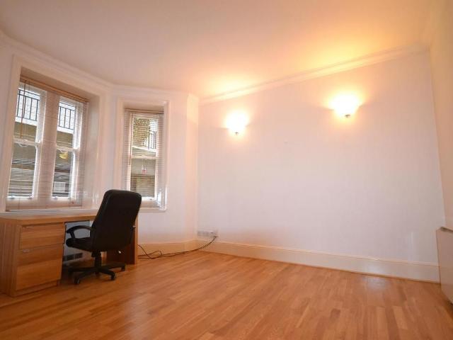 Apartment for rent in Marylebone, Greater London