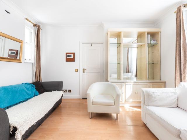 Apartment for rent in Marylebone, Greater London