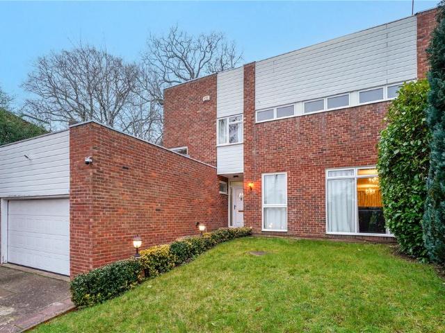 House for rent in Royal Borough of Kingston upon Thames, Greater London