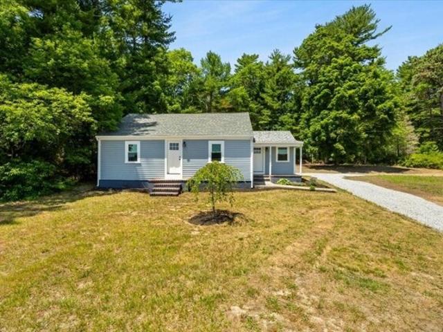 House for sale in Rochester, Massachusetts