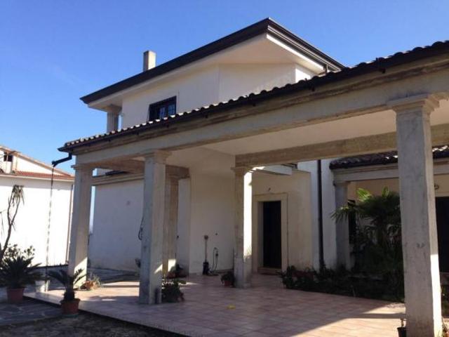 Villa Indipendente in vendita a Marzano Appio, Campania