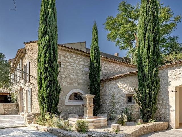 Ferme vente à Arles, Eygalières